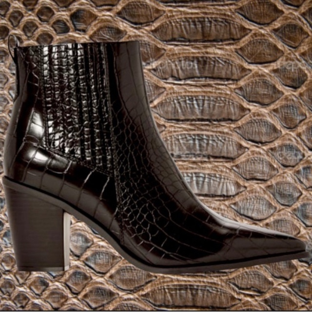 JUSTFAB Black Faux Croc Skin Pointed Toe Ankle Boots - W7